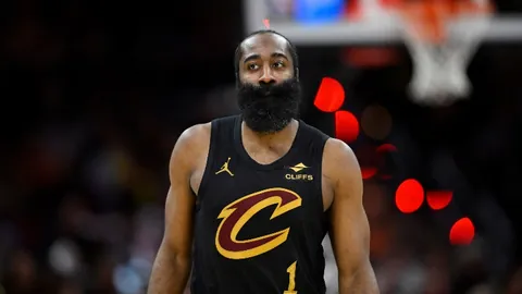 湖人半场零罚火箭，全场火箭17罚14中，湖人20罚18中领先比拼